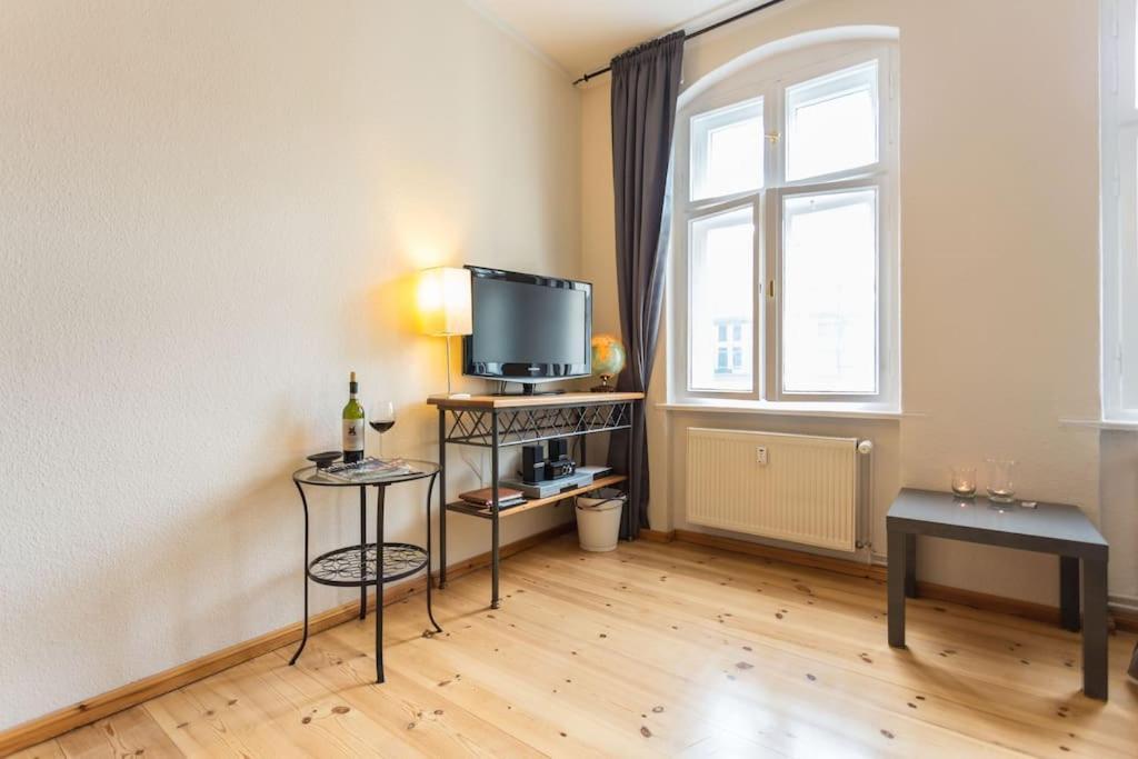 Zentrale Altbauwohnung Im Helmholtzkiez Berlin Kültér fotó