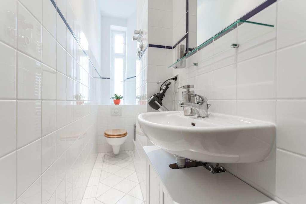 Zentrale Altbauwohnung Im Helmholtzkiez Berlin Kültér fotó