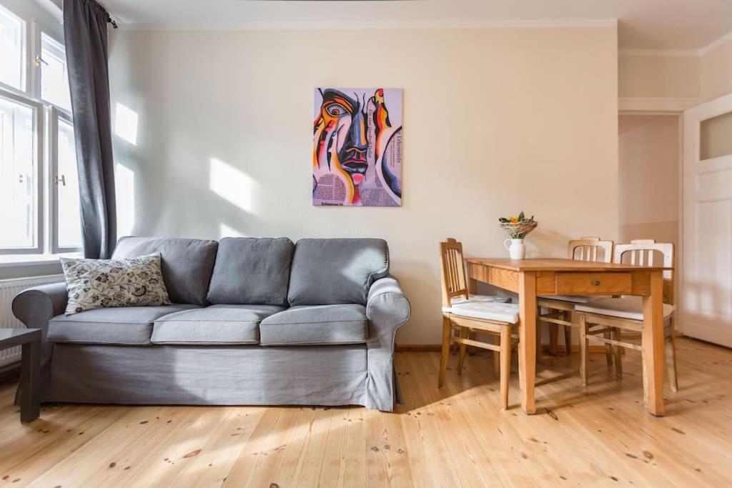 Zentrale Altbauwohnung Im Helmholtzkiez Berlin Kültér fotó